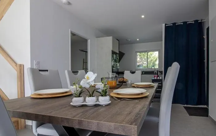 Les Lys Fleurs Des Pyrenees *