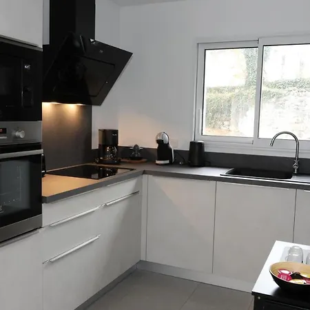 Les Lys Fleurs Des Pyrenees *